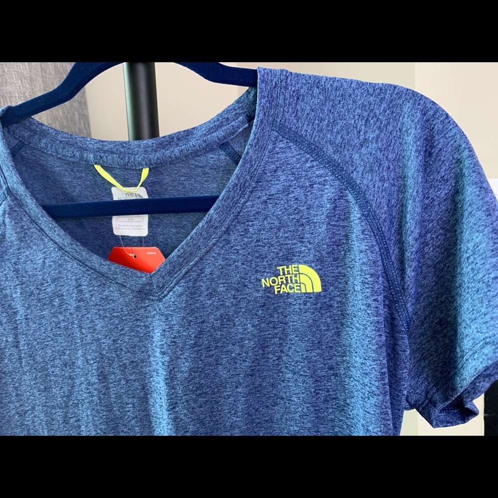 NWT NorthFace T-shirt
